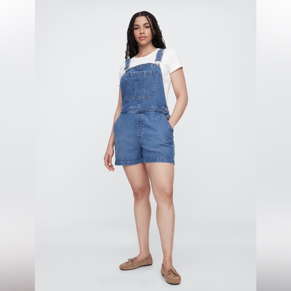 GAP summer 2025 style! Denim light wash Blue Women's Overalls shorts - Picture 7 of 10